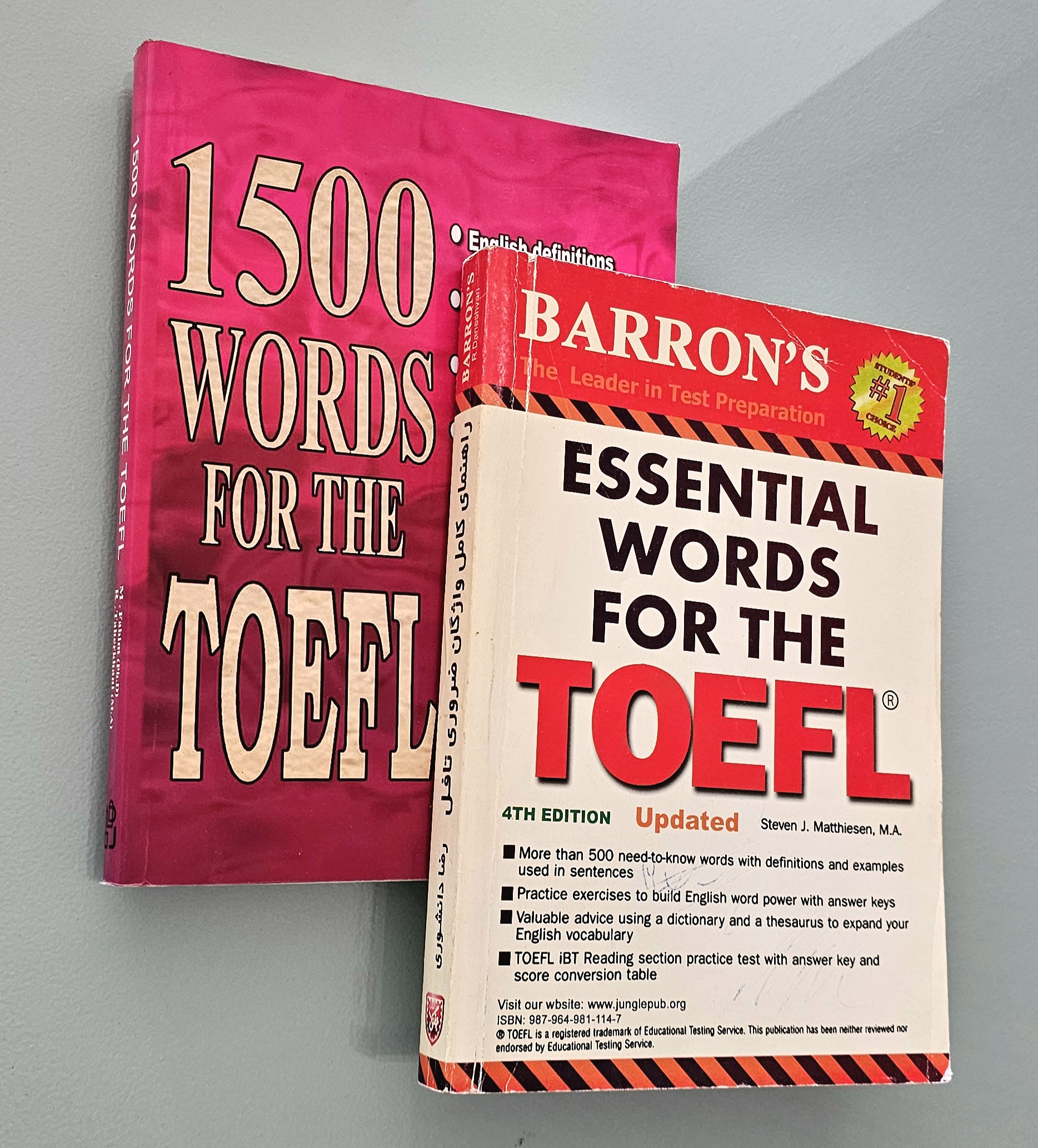 مجموعه 2 کتاب 1500 words for toefl  و کتاب barrons essential words for toefl  _ دست دوم در حد نو