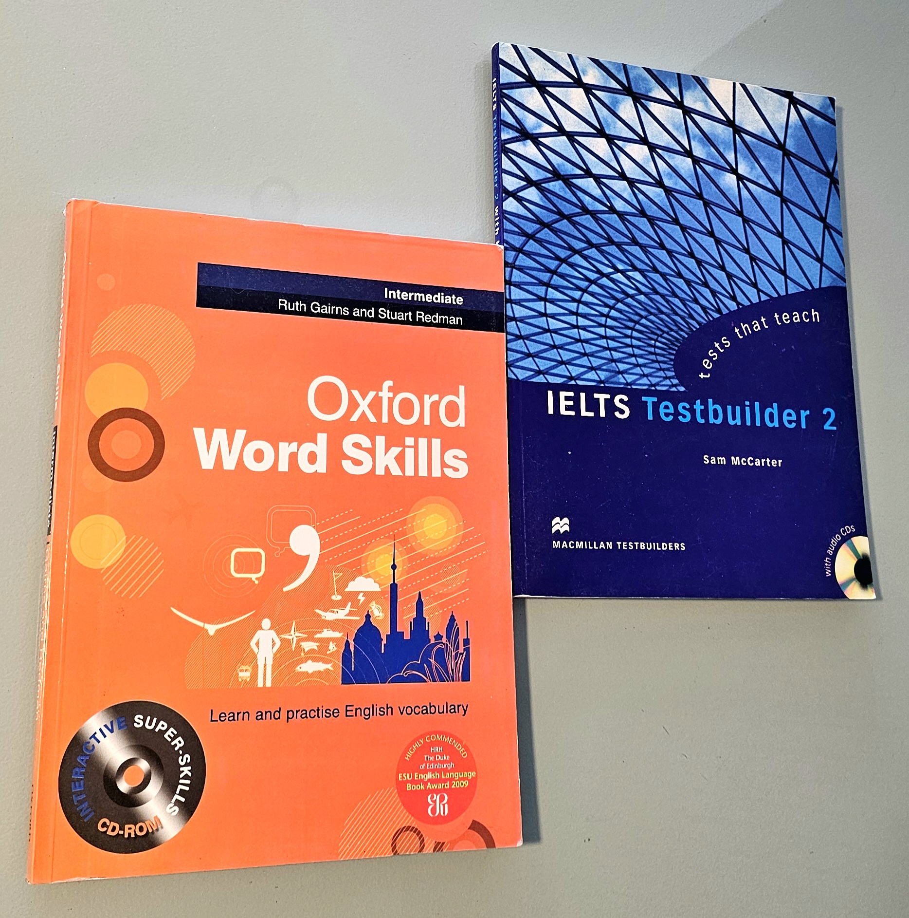 مجموعه 2 کتاب Oxford word skills و کتاب ielts testbuilder 2  _ دست دوم در حد نو
